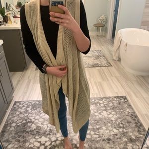 Trendy Crem knit cardigan / shall / sweater